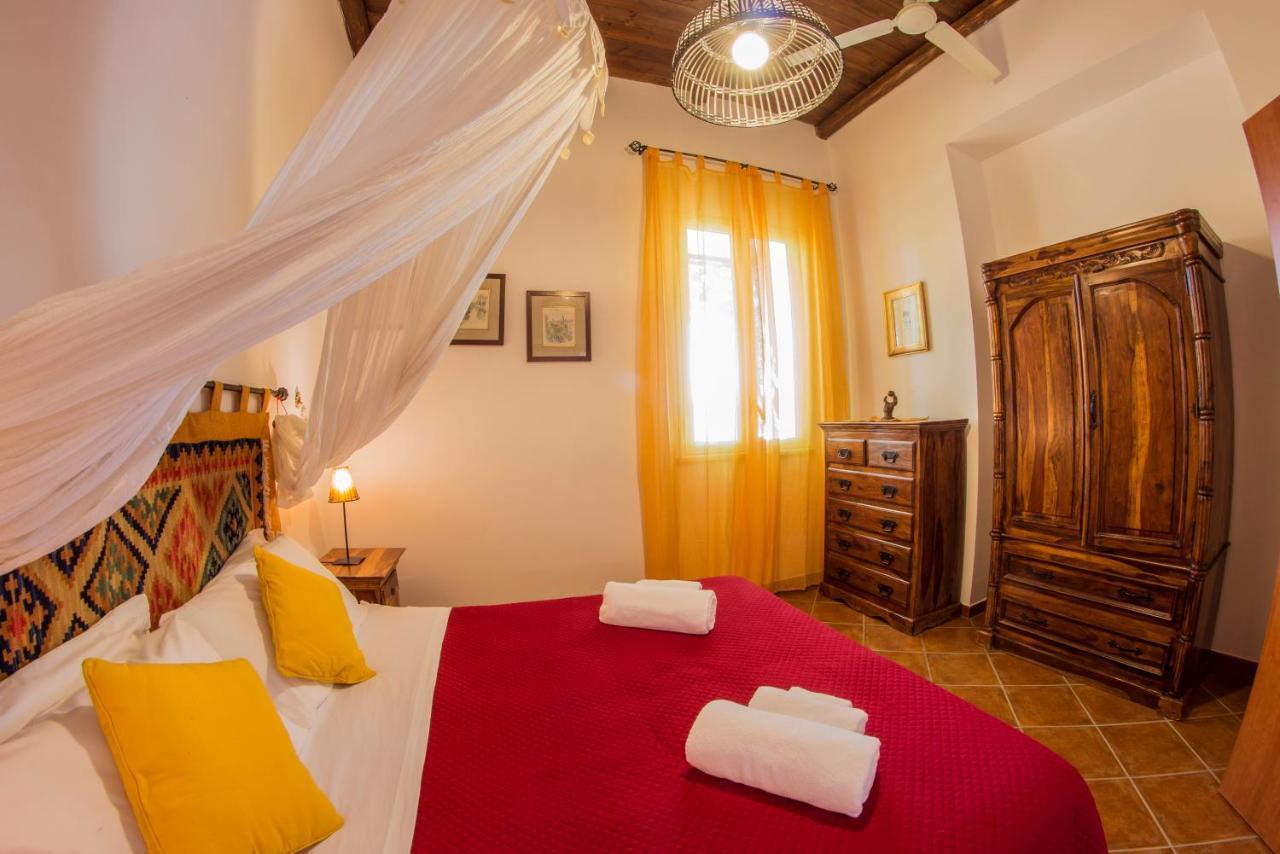 Villa Con Piscina Casale Di Gio Nel Golfo Di Castellammare パルティニーコ エクステリア 写真